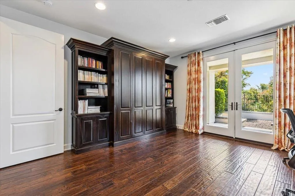 https://cdn.realtyfeed.com/cdn/127/306556694/c4ac926bdb9c64a8072ec2cfac767a6d.webp