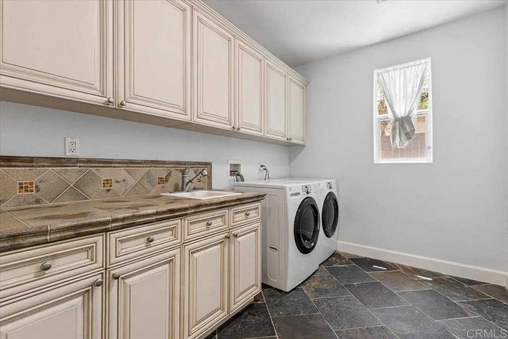 https://cdn.realtyfeed.com/cdn/127/306556694/ce6a29de04ecab1aa12e5de70cbdc619.webp