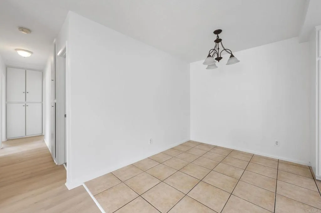 https://cdn.realtyfeed.com/cdn/127/306556773/56a7e732501b00c6ed75be5d17345476.webp