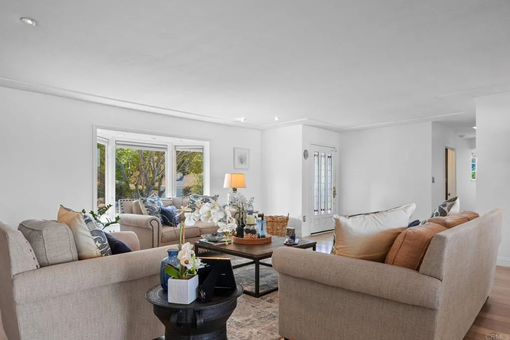 https://cdn.realtyfeed.com/cdn/127/306556814/04d97b6af1e7b5c9164d6a0f7ea562fc.webp
