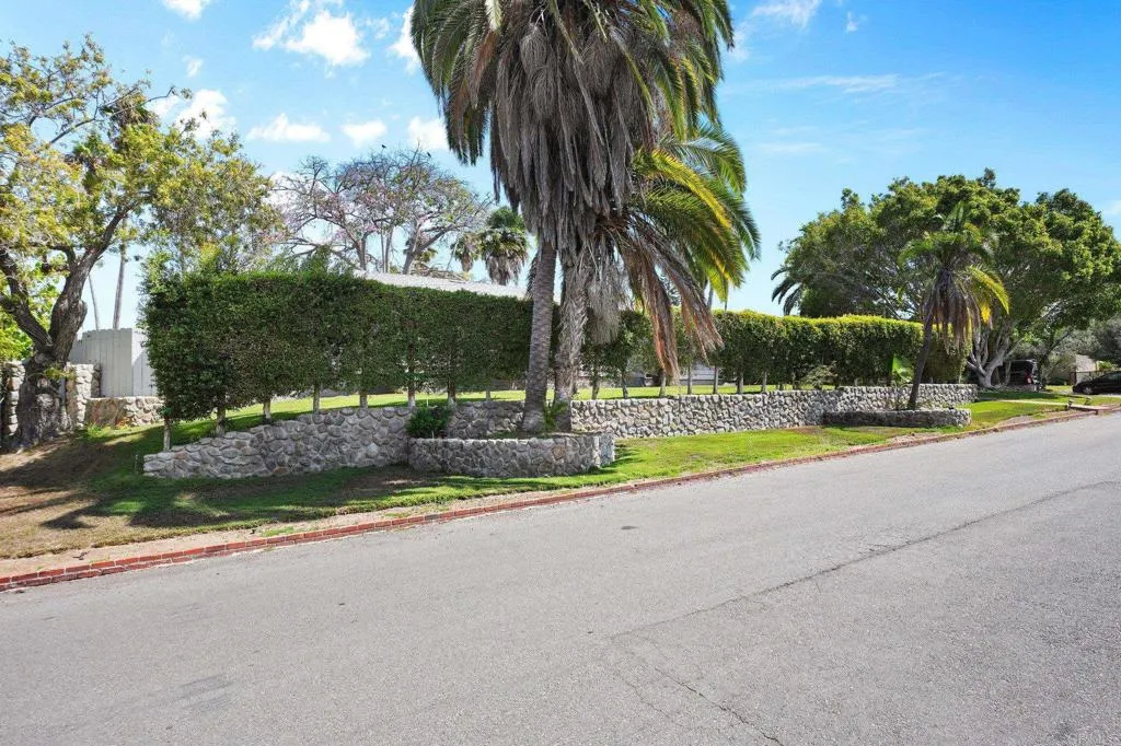https://cdn.realtyfeed.com/cdn/127/306556814/967f01c5996ebbc0f20c6100a423a2cc.webp