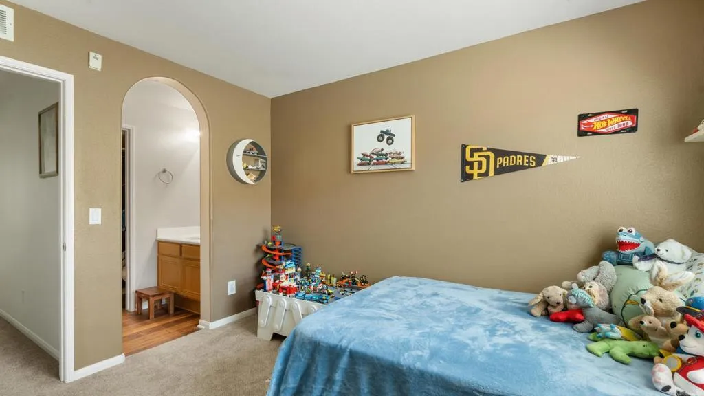 https://cdn.realtyfeed.com/cdn/127/306556920/042ef3be8564f151dd3f2c0b4fb6f84c.webp