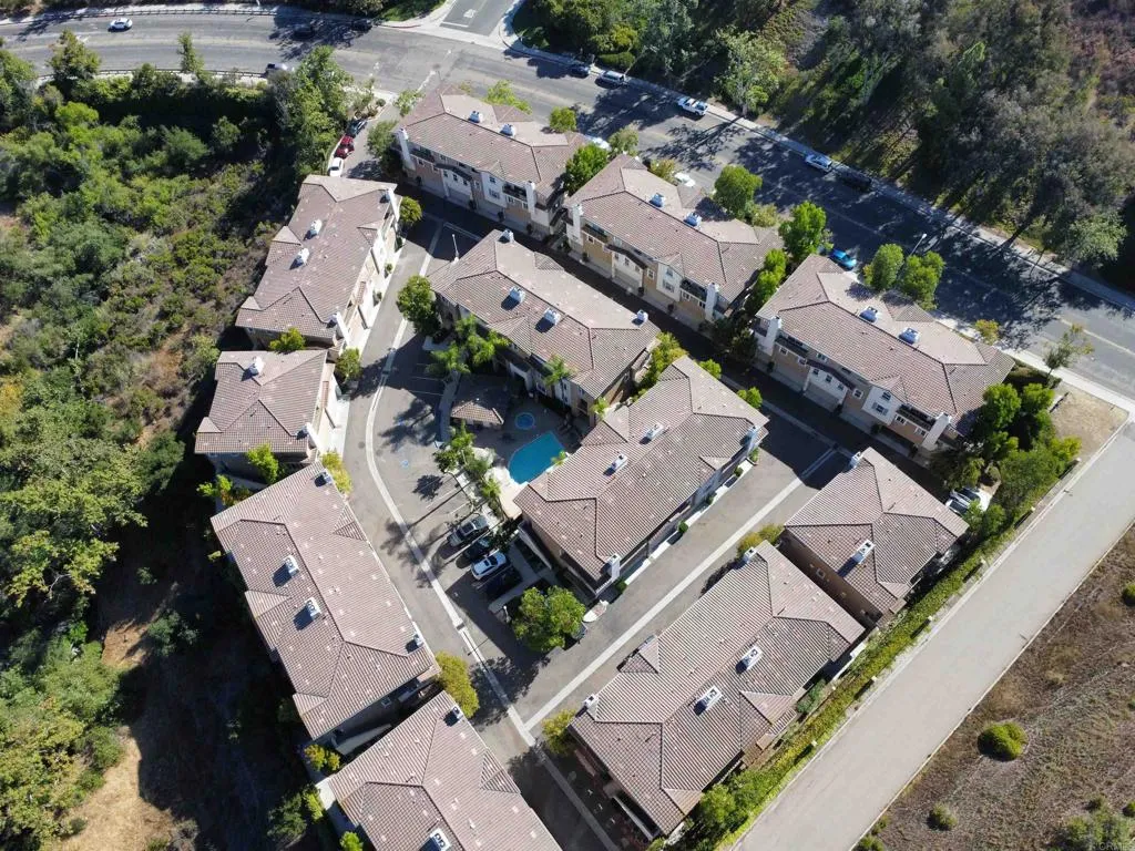 https://cdn.realtyfeed.com/cdn/127/306556922/2a14c9cc9a3acc917ca7d42b3a38168c.webp