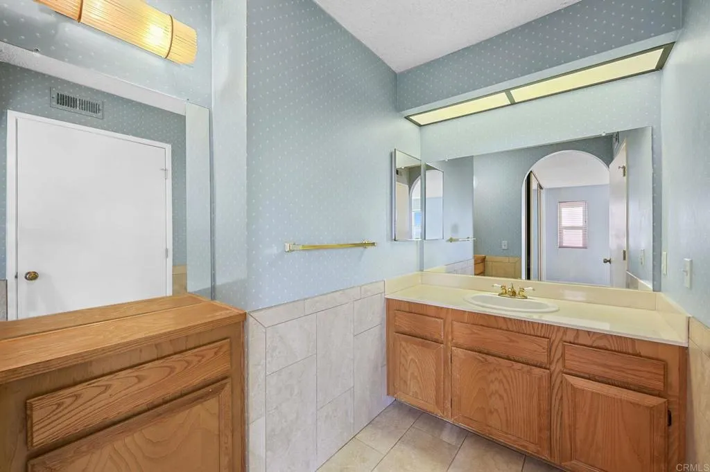 https://cdn.realtyfeed.com/cdn/127/306556926/b508ba8c30b0f6877a277edfe06b1097.webp