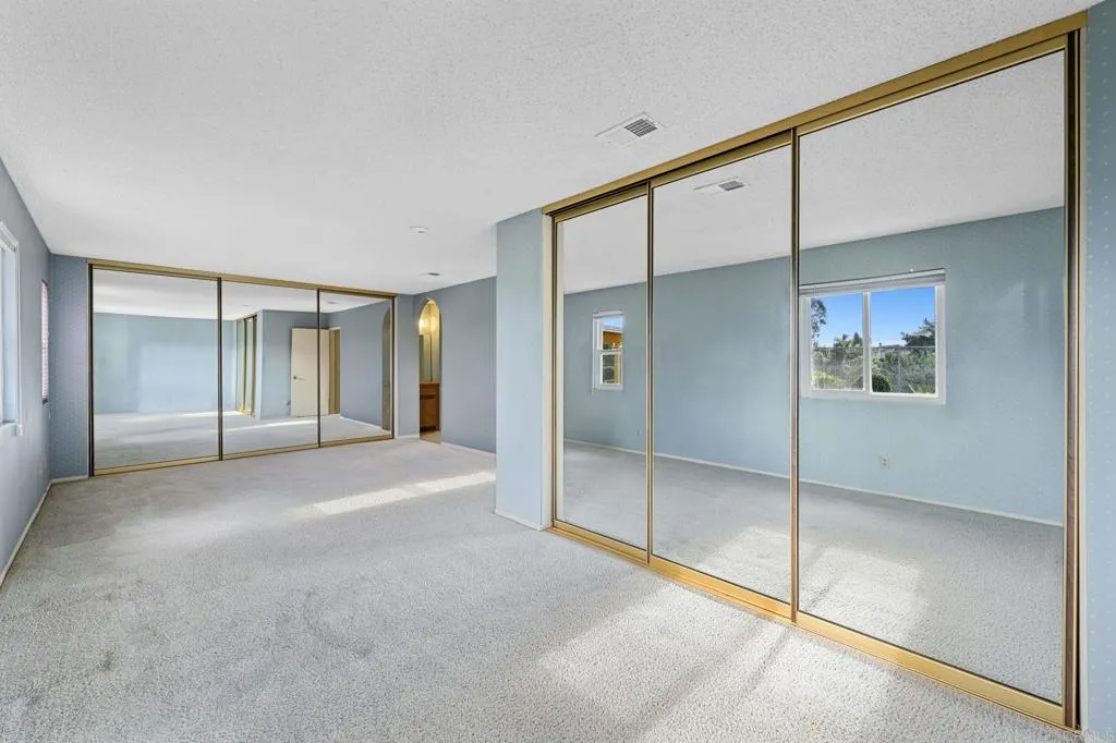 https://cdn.realtyfeed.com/cdn/127/306556926/b9ad30d4309af737e002595423763f27.webp