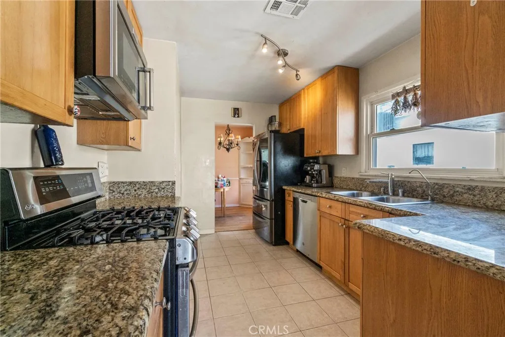 10728 Barman Avenue, Culver City, CA 90230 - Photo 3 of 20, Culver City, CA
