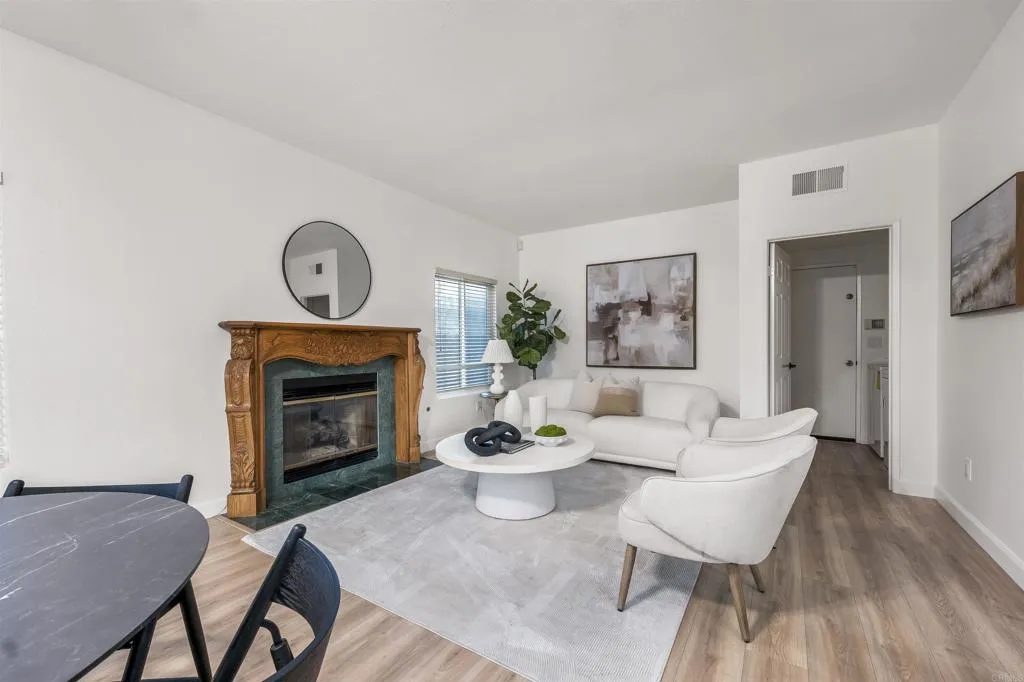 https://cdn.realtyfeed.com/cdn/127/306556955/9990b5ce719a17d59e4efa93ad30fc55.webp