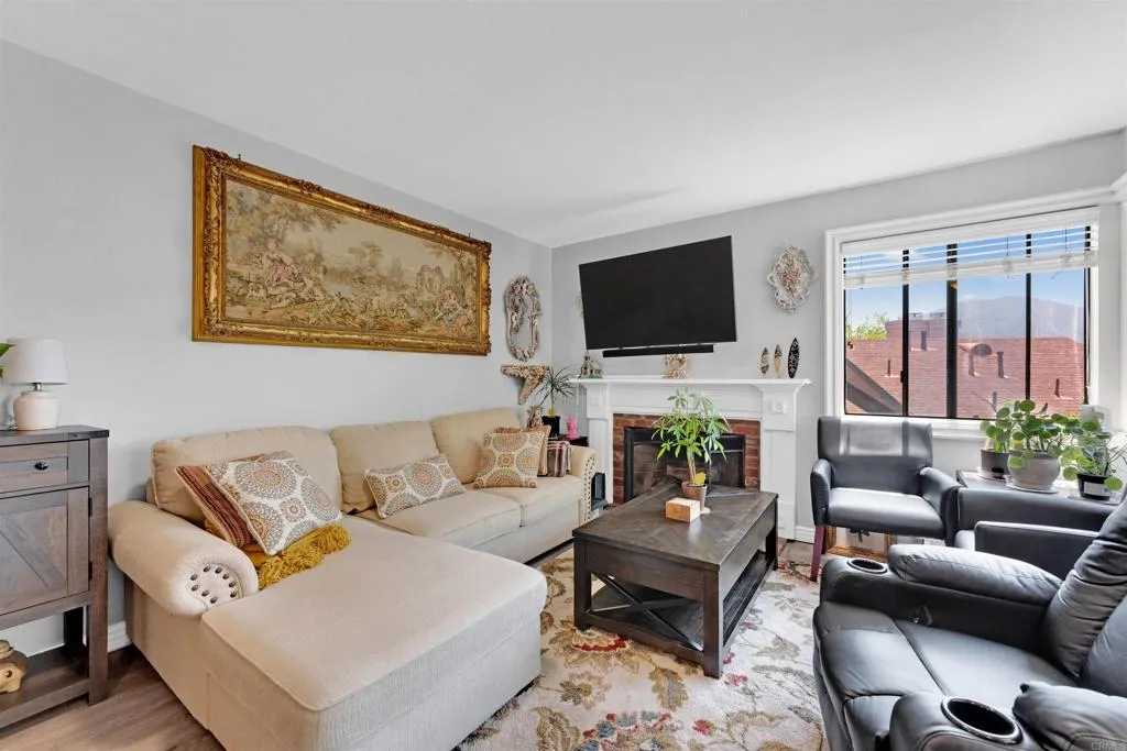 https://cdn.realtyfeed.com/cdn/127/306556977/609c764d206c45b3c787cbe764c11ab9.webp