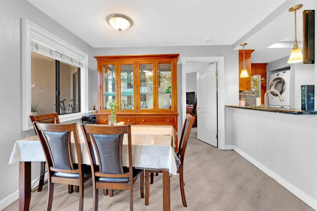 https://cdn.realtyfeed.com/cdn/127/306556977/e34f346356b1ecaac8725d38ff878ce4.webp