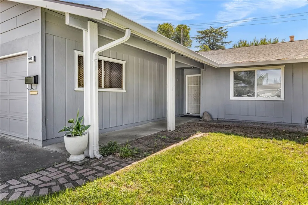 9048 Posada Way, Sacramento, CA 95826 - Photo 2 of 35, Sacramento, CA