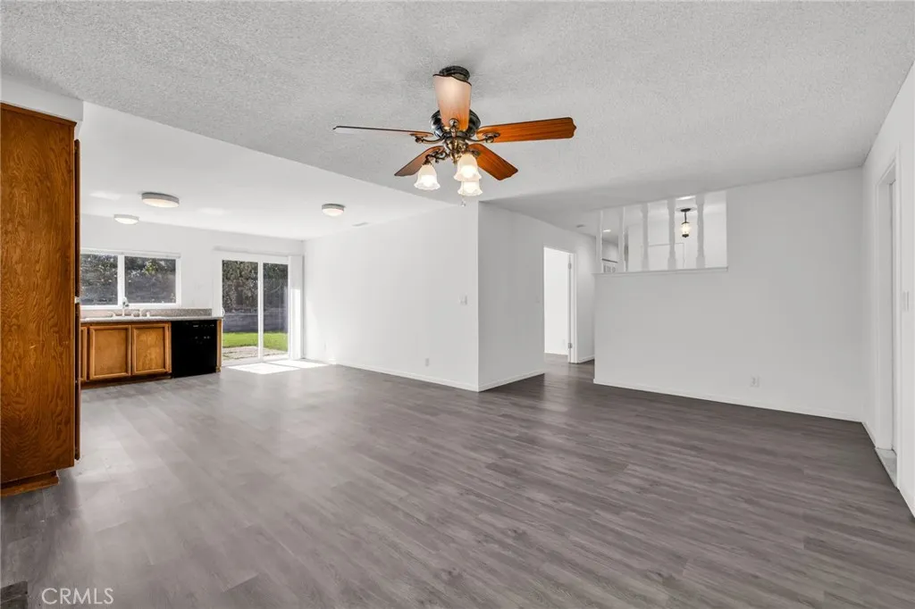9048 Posada Way, Sacramento, CA 95826 - Photo 5 of 35, Sacramento, CA
