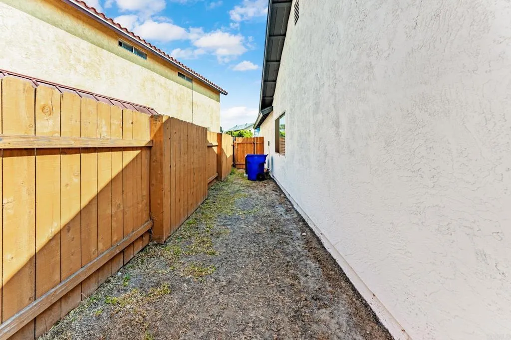 https://cdn.realtyfeed.com/cdn/127/306557006/2859a053eff3e2ead45ffea5d69adb4e.webp