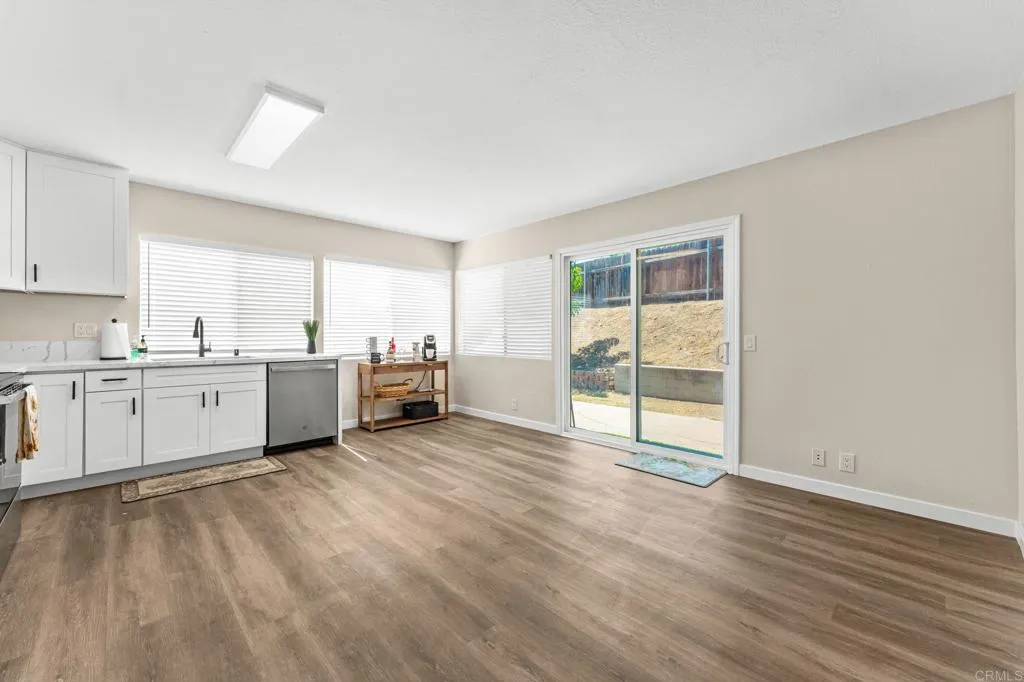 https://cdn.realtyfeed.com/cdn/127/306557006/7dc84e7a103d71e6b4bbe7968a5ec2b3.webp