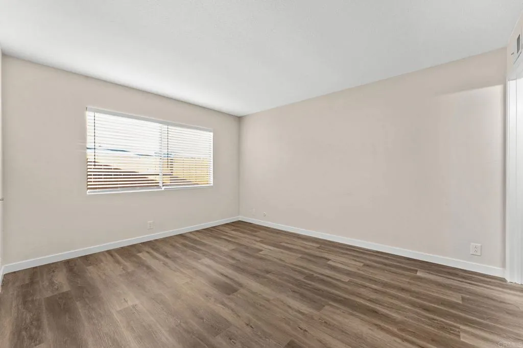 https://cdn.realtyfeed.com/cdn/127/306557006/c899e98c155e5d90a0fecdb77f38f255.webp