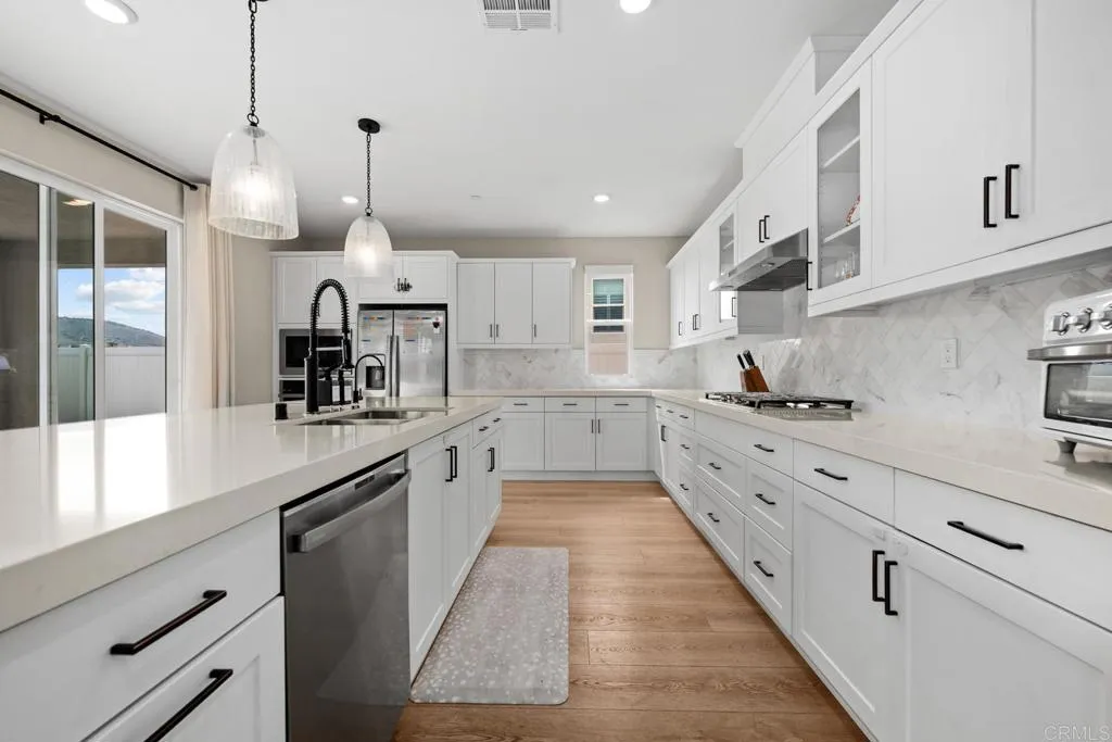 https://cdn.realtyfeed.com/cdn/127/306557052/ac952980f52f8c336476c1294c68c4c0.webp