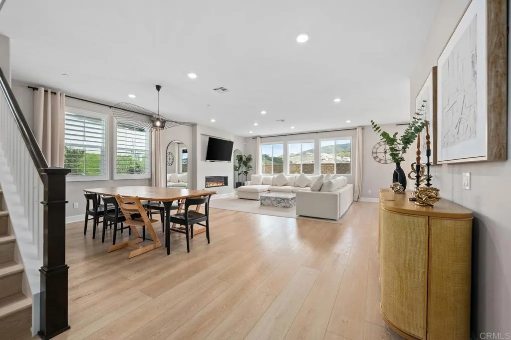 https://cdn.realtyfeed.com/cdn/127/306557052/c1a67caed58df350ad9d87ff50ef7e6d.webp