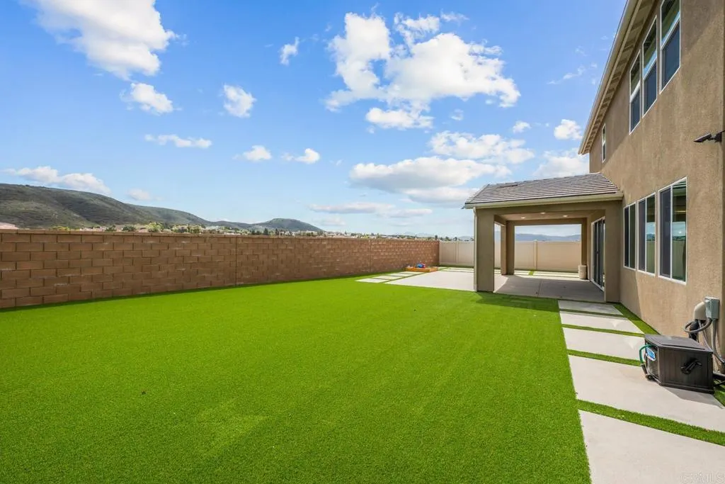 https://cdn.realtyfeed.com/cdn/127/306557052/edae8420f8dcaf6861d1c51a0a9a027b.webp