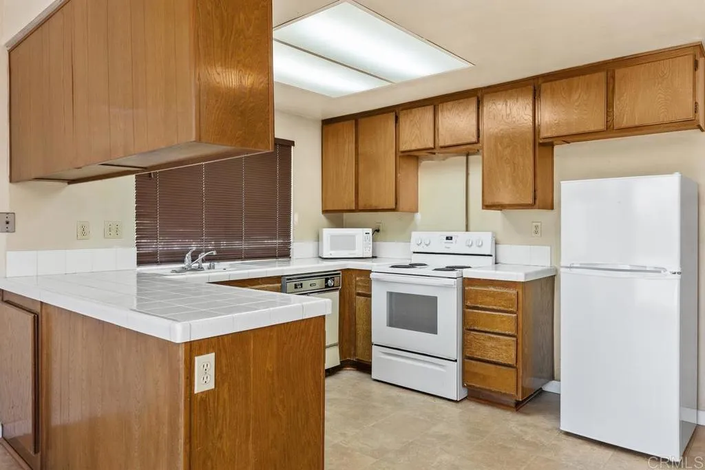 https://cdn.realtyfeed.com/cdn/127/306557127/e9312af76890c7175c58ec823d1de4f5.webp