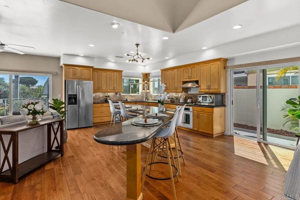 https://cdn.realtyfeed.com/cdn/127/306557200/d71544a9ee21b0f86c01282a59f98f63.webp