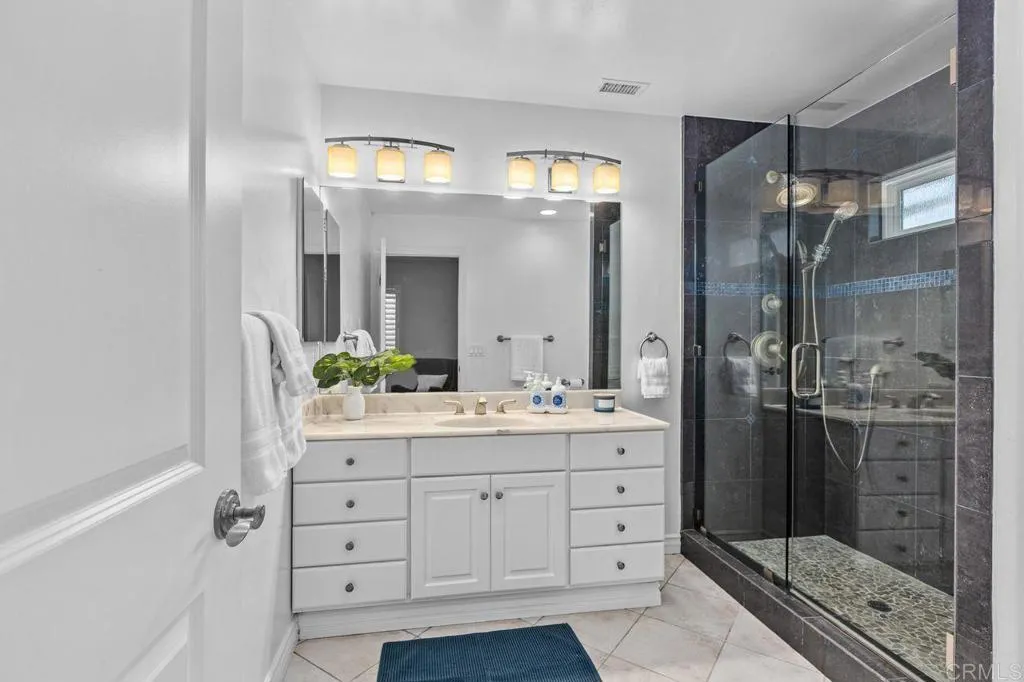 https://cdn.realtyfeed.com/cdn/127/306557200/e5a749d880fc7b3568f986f96c43753f.webp
