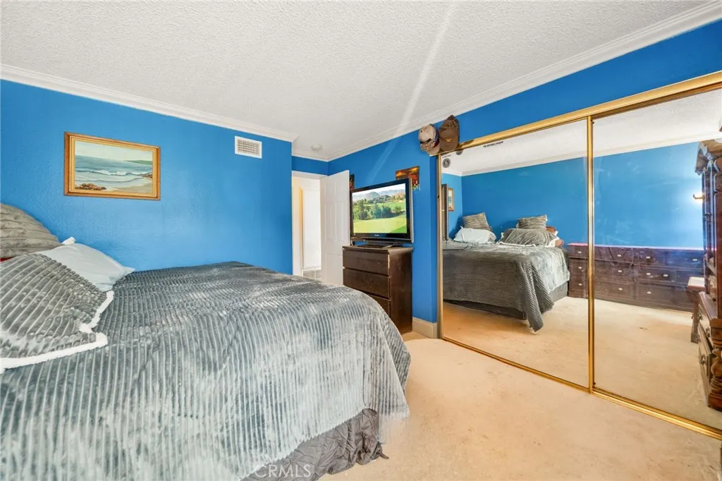 https://cdn.realtyfeed.com/cdn/127/306557216/2a1142f946b25cdbff4e847577450f95.webp