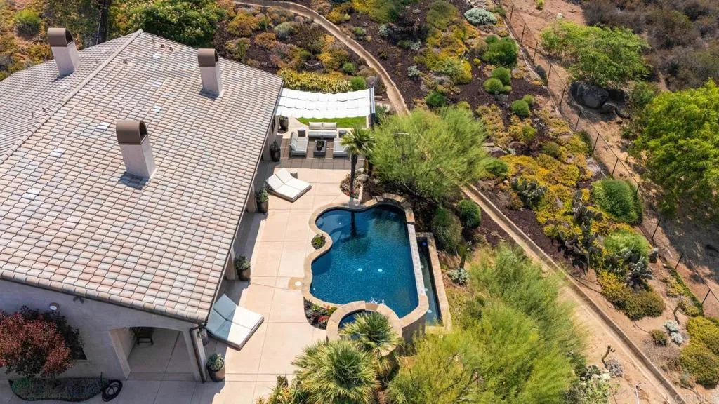 https://cdn.realtyfeed.com/cdn/127/306557266/ae5b6b37d76e4a1982e99e892797d0b8.webp