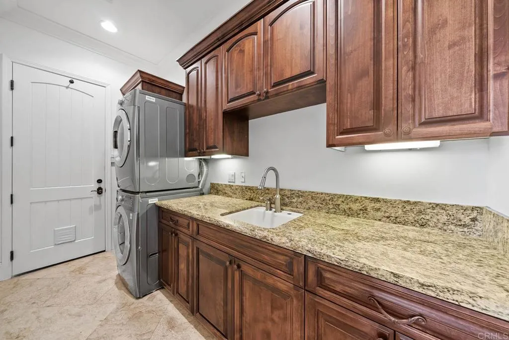 https://cdn.realtyfeed.com/cdn/127/306557266/f190ed49e2513c5b95d307a442f3c46f.webp
