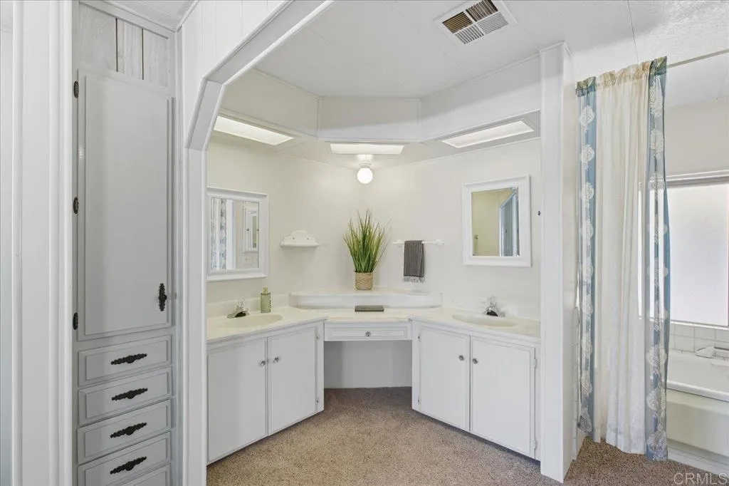 https://cdn.realtyfeed.com/cdn/127/306557268/a2ccebc0eca2e30abc56eb5e726b9982.webp