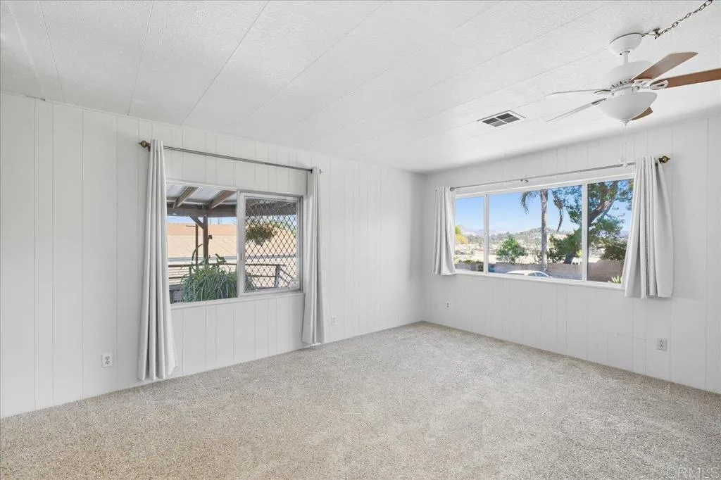 https://cdn.realtyfeed.com/cdn/127/306557268/c5b13e6ec8c722ec889de2c199e608ac.webp