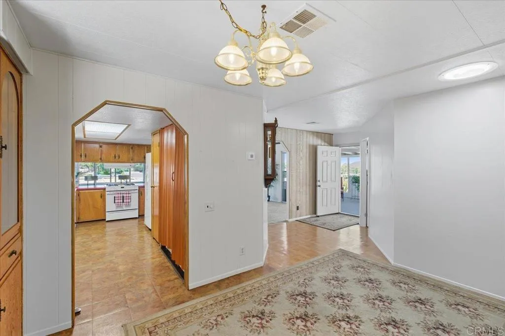https://cdn.realtyfeed.com/cdn/127/306557268/fd507eff710091a01aa8b050e937d77c.webp