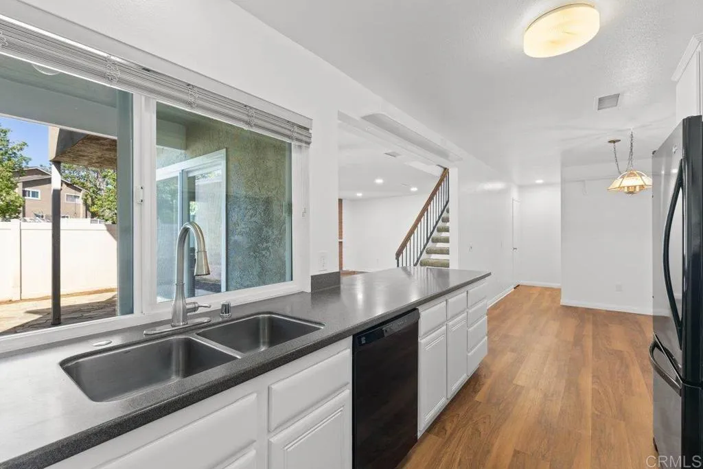 https://cdn.realtyfeed.com/cdn/127/306557286/d1874a0c1efe2c0f1aa662786f70e54f.webp