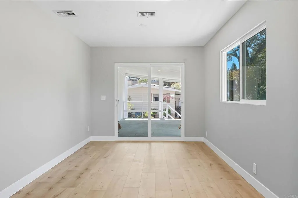 https://cdn.realtyfeed.com/cdn/127/306557325/3b6ad5ecc39a404a5a784926405081e4.webp