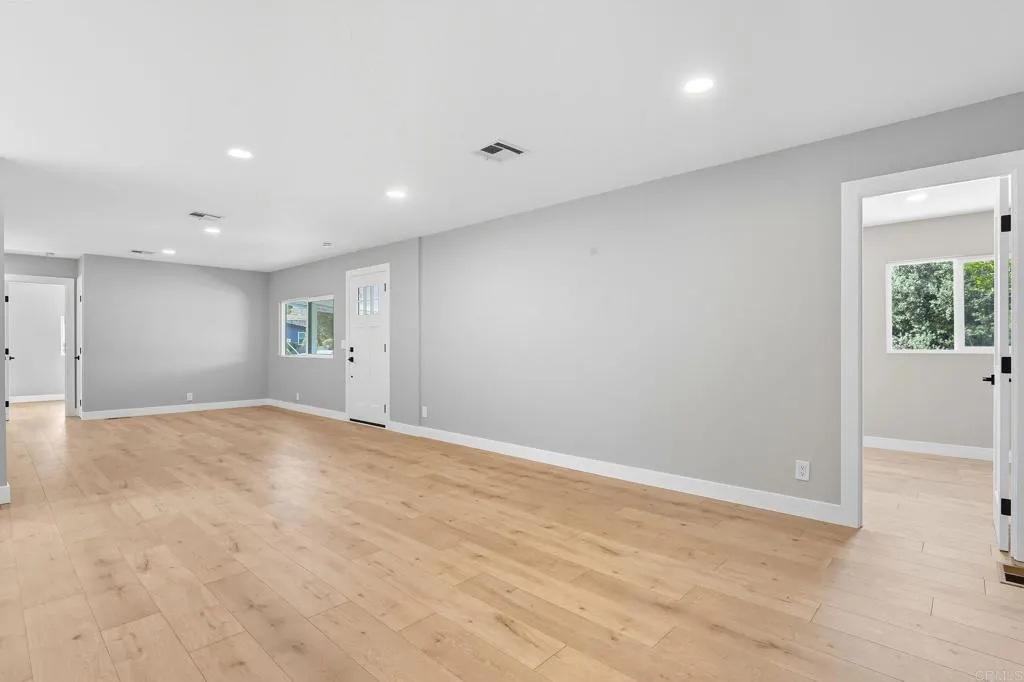https://cdn.realtyfeed.com/cdn/127/306557325/9d70573e65e83cc0aeb40d935438e505.webp