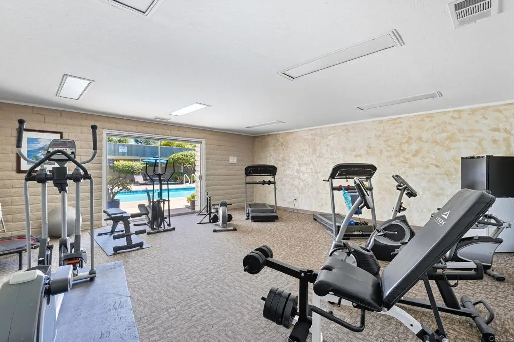https://cdn.realtyfeed.com/cdn/127/306557325/d84a3a157f9609f517bd384368905975.webp