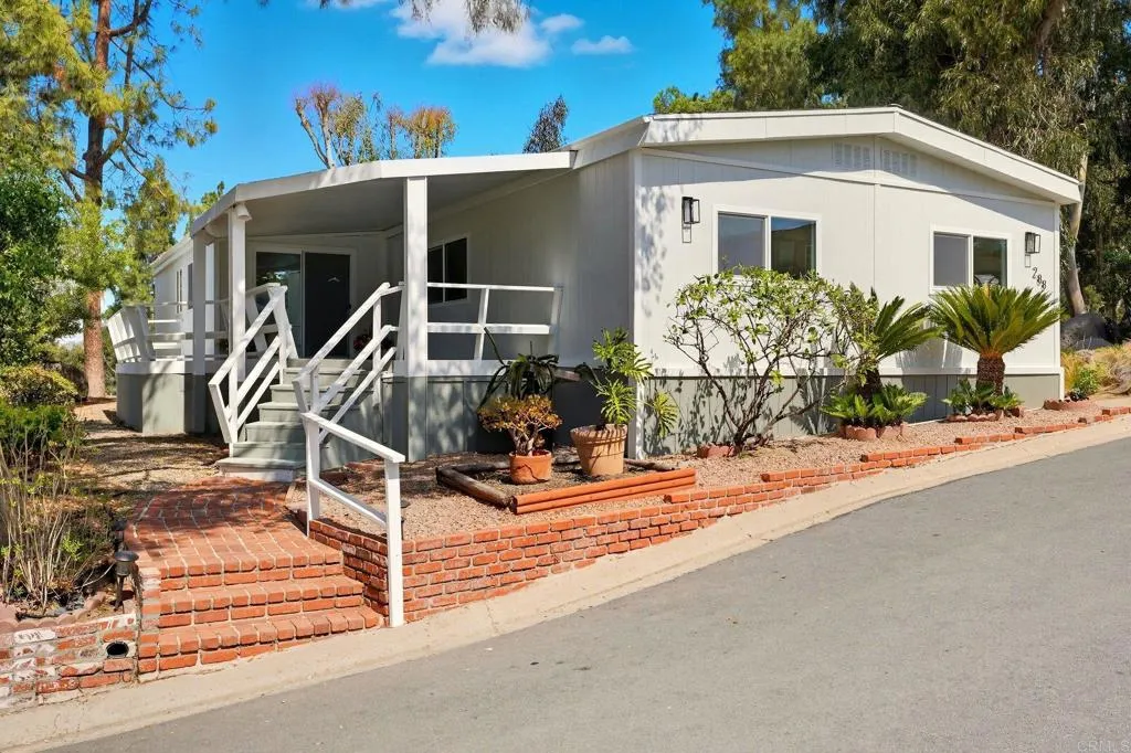 https://cdn.realtyfeed.com/cdn/127/306557325/fd416d33ce85216193f61135039baed9.webp