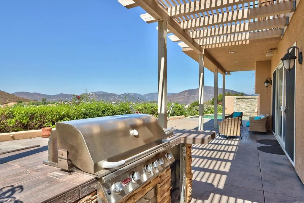 https://cdn.realtyfeed.com/cdn/127/306557329/4d7765711a66d567182557e01fd00c05.webp