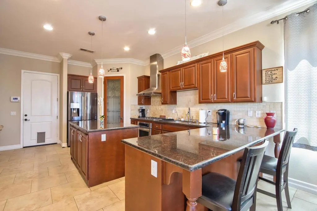https://cdn.realtyfeed.com/cdn/127/306557329/c62aa9fca8c75fb202492b999e1c8dd7.webp