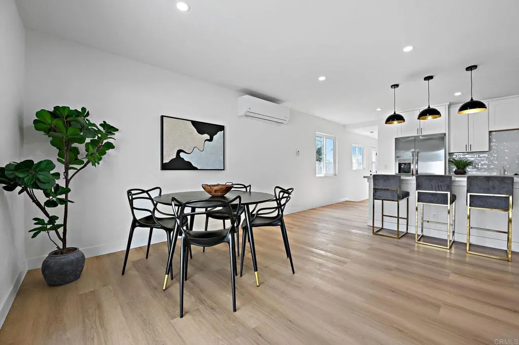 https://cdn.realtyfeed.com/cdn/127/306557336/57e2740e44bbe44eb1c28d3d673a9bc0.webp