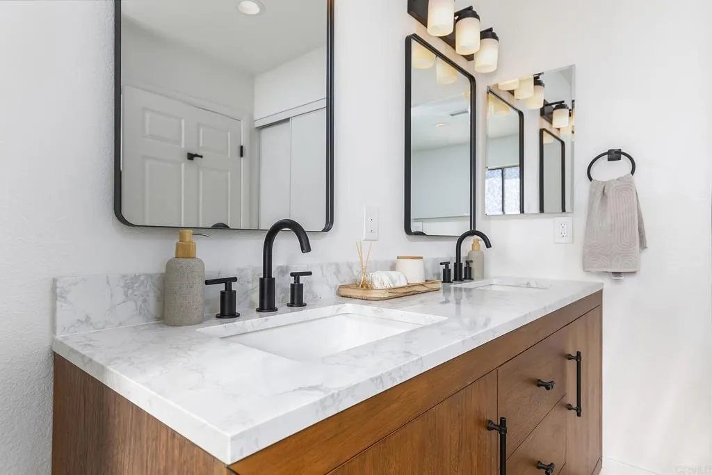 https://cdn.realtyfeed.com/cdn/127/306557337/05db9eb5a69c7c561e56122448a4669c.webp