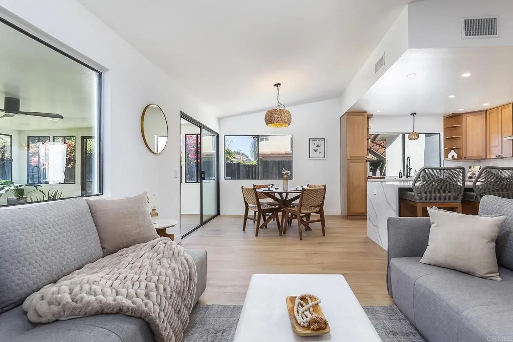 https://cdn.realtyfeed.com/cdn/127/306557337/2859b3c9aa1bf0a0985c13810d8aafad.webp