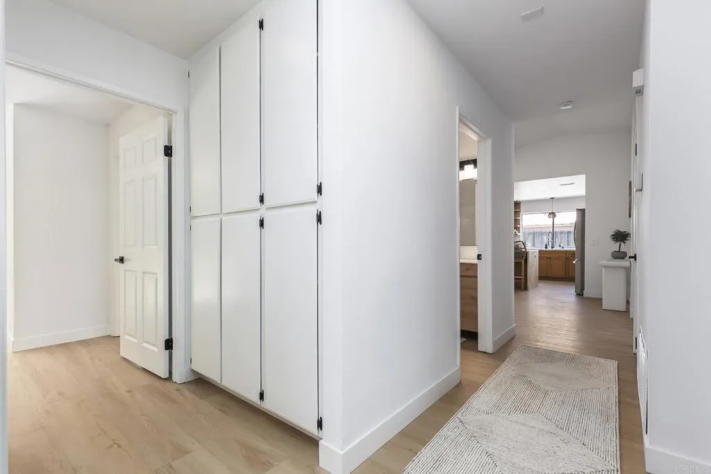 https://cdn.realtyfeed.com/cdn/127/306557337/2f1aa46aca0c8672ccad73a9f10ac7ab.webp
