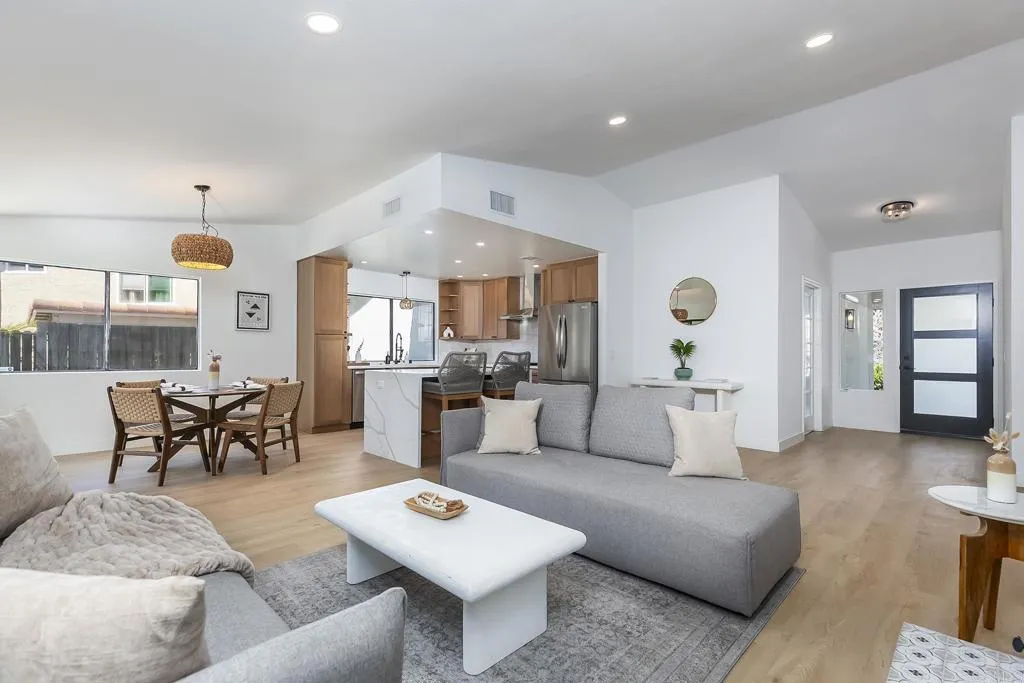 https://cdn.realtyfeed.com/cdn/127/306557337/b967e7c8dff758536b3a70b6409078da.webp