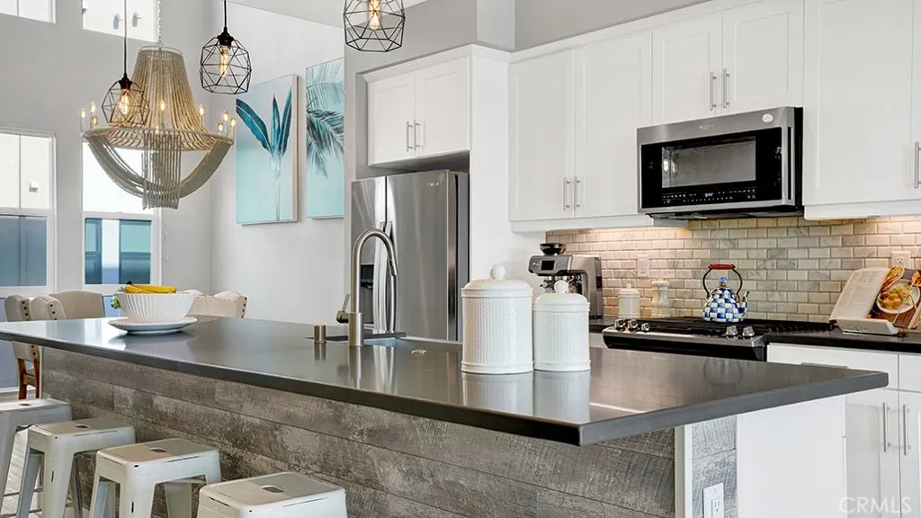 Costa Mesa, CA 92627