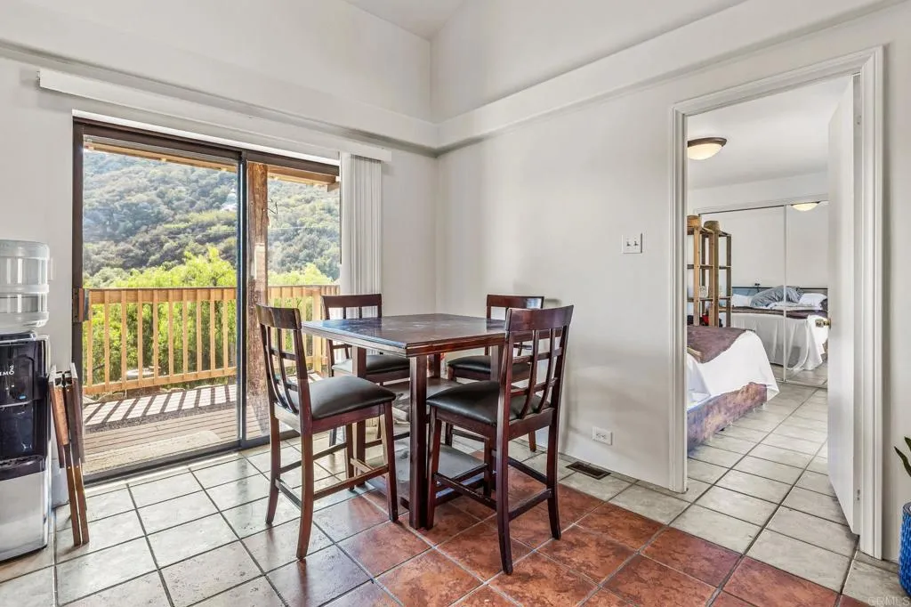 https://cdn.realtyfeed.com/cdn/127/306557364/27fb2b48e4364178c7d52812621f9b0f.webp
