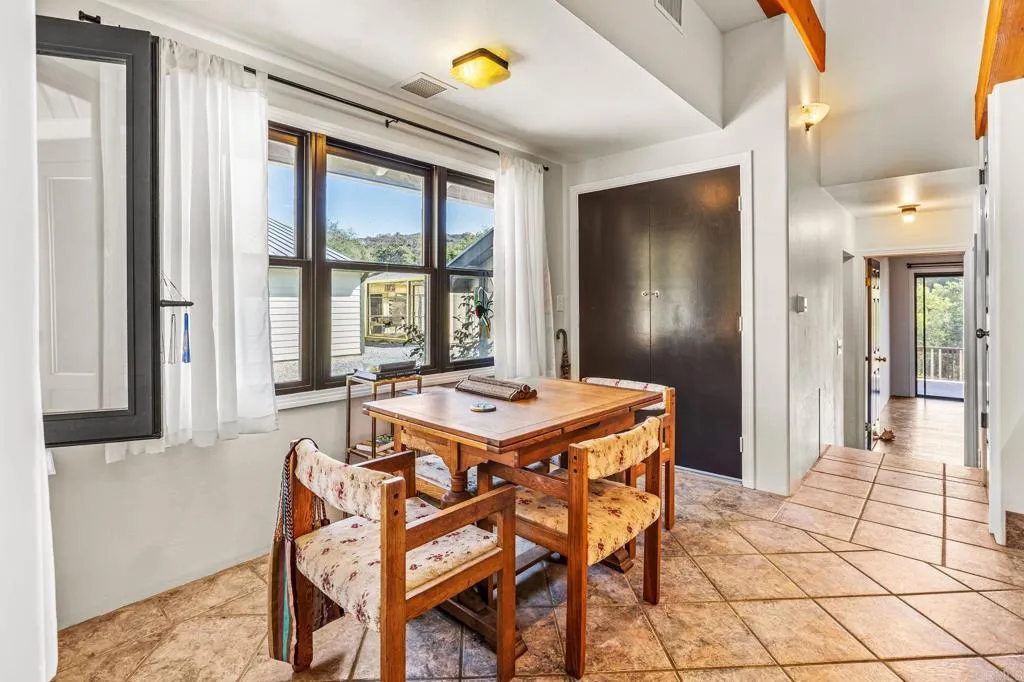 https://cdn.realtyfeed.com/cdn/127/306557364/2a0d58e037cce97979507fb61e5aa165.webp