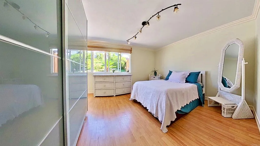 https://cdn.realtyfeed.com/cdn/127/306557379/41e4e81eadaffb1bedfabd656985ff17.webp