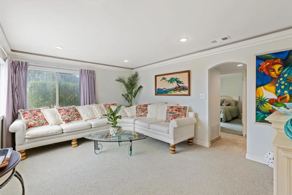 https://cdn.realtyfeed.com/cdn/127/306557379/8c279f67fa7e17489d3a1a9422cc4d1a.webp