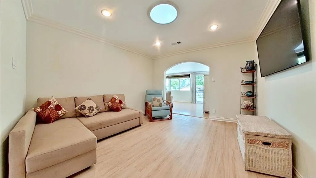 https://cdn.realtyfeed.com/cdn/127/306557379/b1132d818fa7480fd280f9e62dbee501.webp