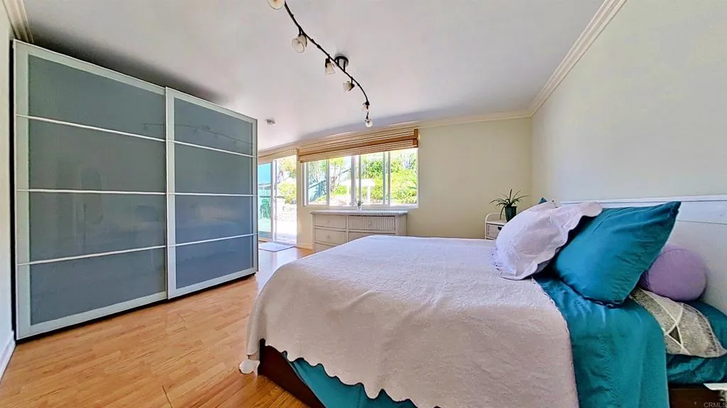 https://cdn.realtyfeed.com/cdn/127/306557379/c3ad5d71fcefa9aaad7a848b313afe37.webp
