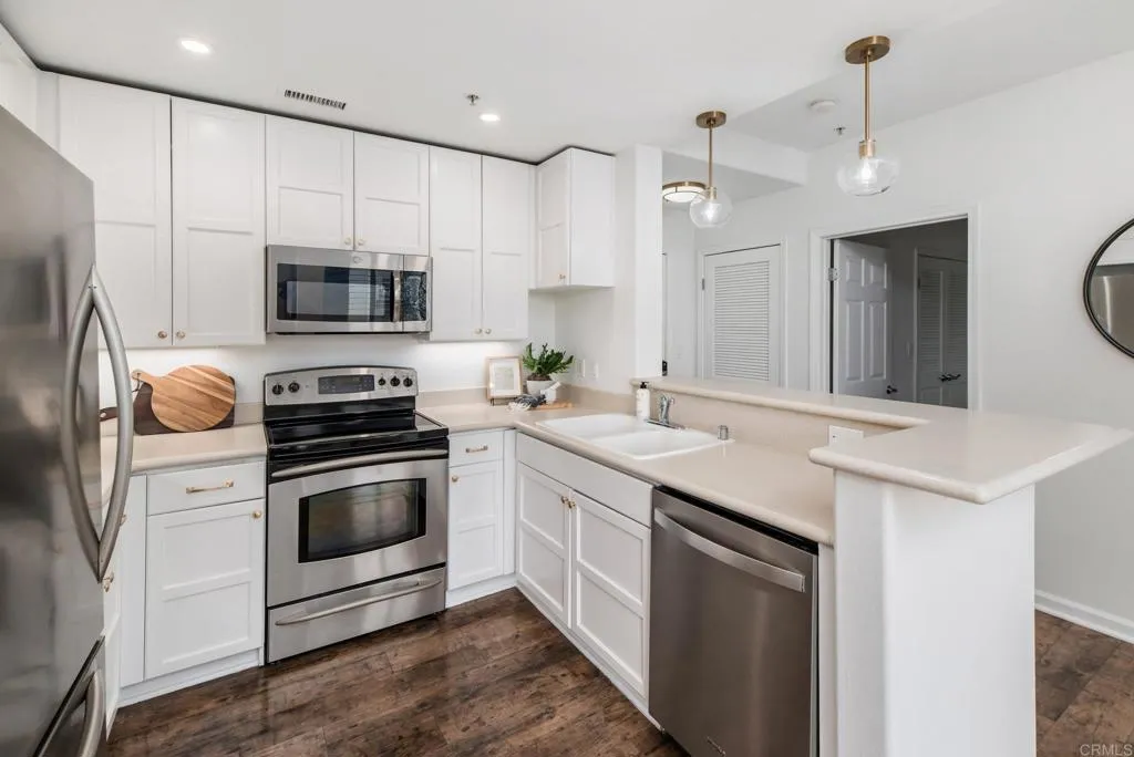 https://cdn.realtyfeed.com/cdn/127/306557404/aac1a1617d484e0783c7bf57f535cc43.webp